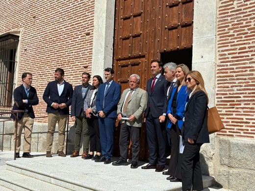 Visita del consejero de Cultura al Hospital Simón Ruiz de Medina del Campo // Paula de la Fuente Visita del consejero de Cultura al Hospital Simón Ruiz de Medina del Campo // Paula de la Fuente